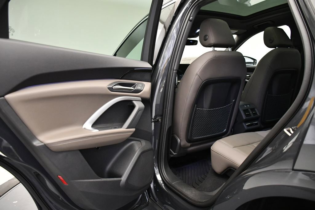 Used 2025 Audi Q5 Premium w/ Convenience Package image 40