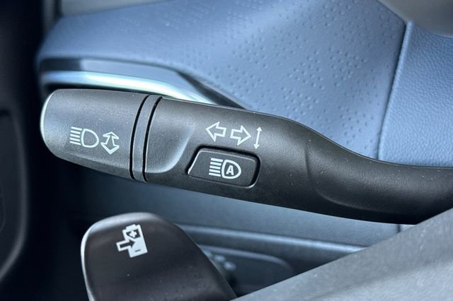 Used 2023 Chevrolet Bolt EUV Premier image 38