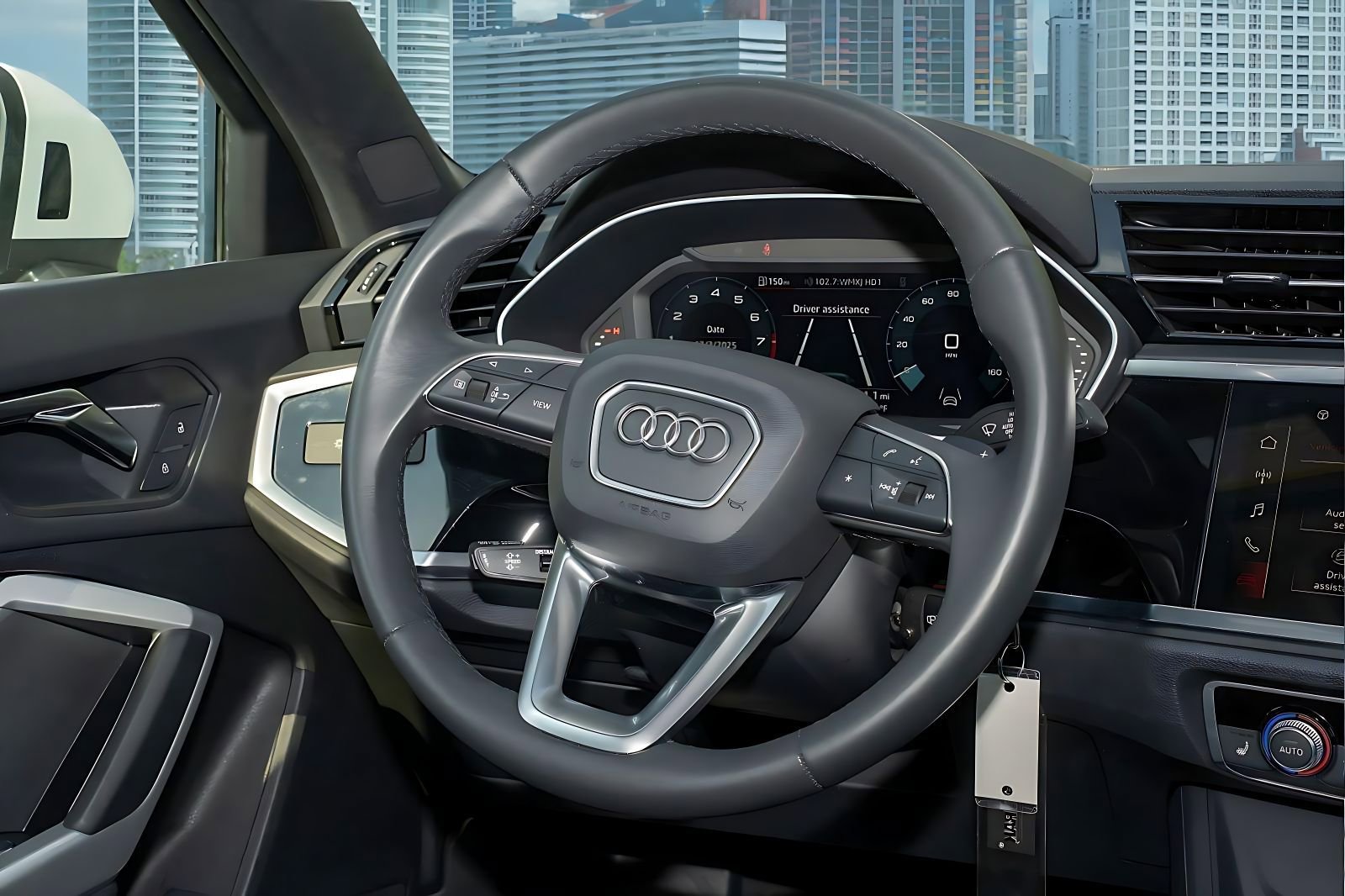 Used 2025 Audi Q3 2.0T Premium image 22