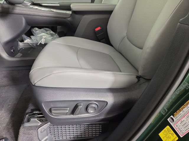 New 2026 Toyota Sienna XLE FWD image 32