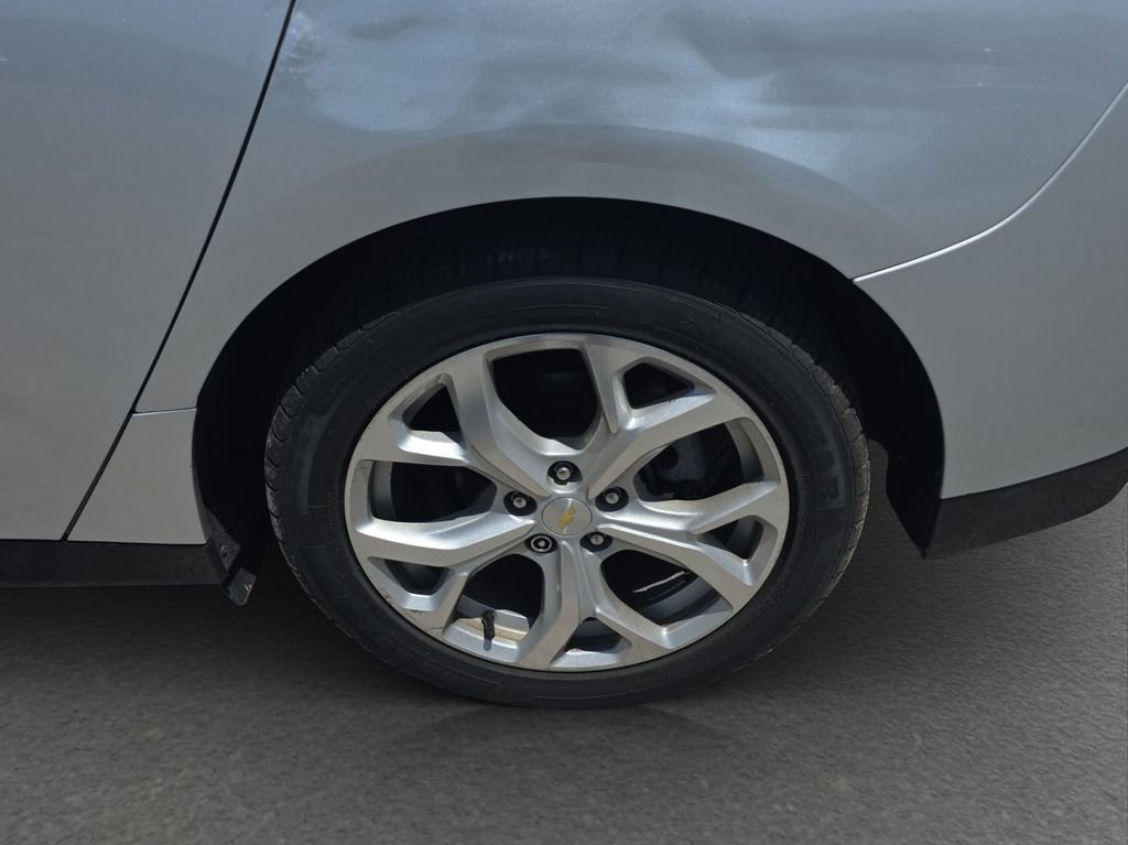 Used 2018 Chevrolet Volt Premier w/ Driver Confidence Package FWD image 5