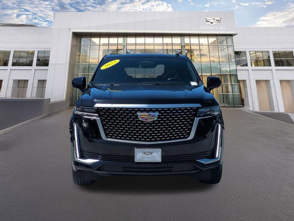 Used 2023 Cadillac Escalade Luxury RWD image 2