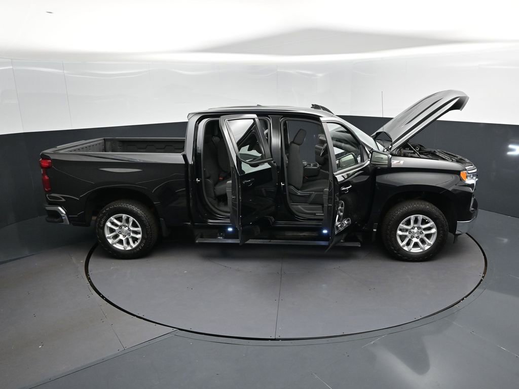 Used 2024 Chevrolet Silverado 1500 LT AWD/4WD image 33