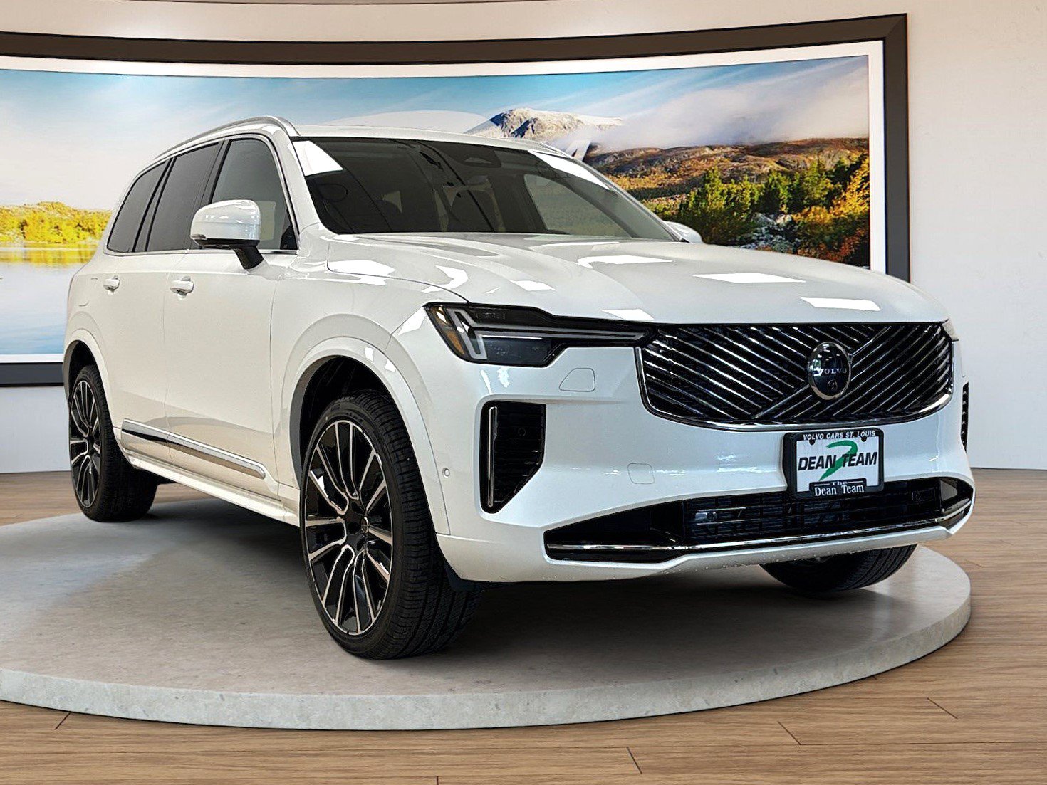 New 2026 Volvo XC90 B6 Plus w/ Protection Package Premier AWD/4WD image 3