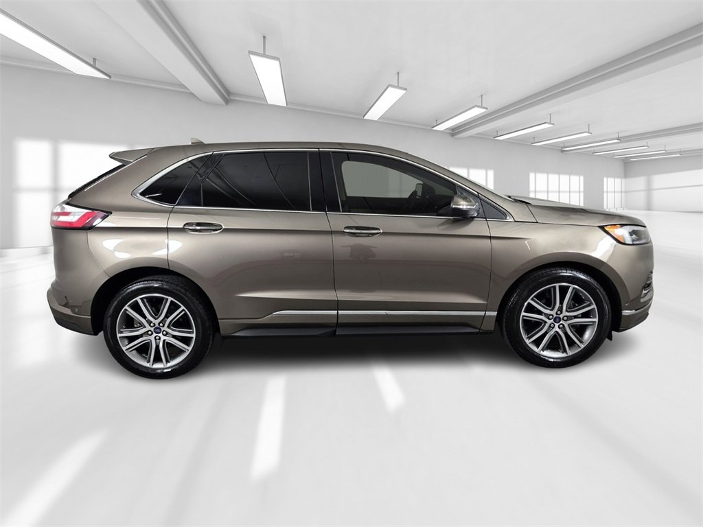 Used 2019 Ford Edge Titanium w/ Equipment Group 301A image 8