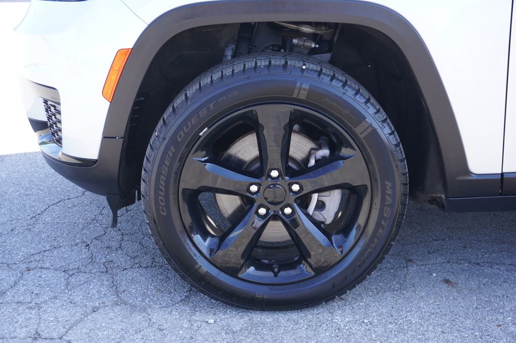 Used 2023 Jeep Grand Cherokee L Laredo AWD/4WD image 10