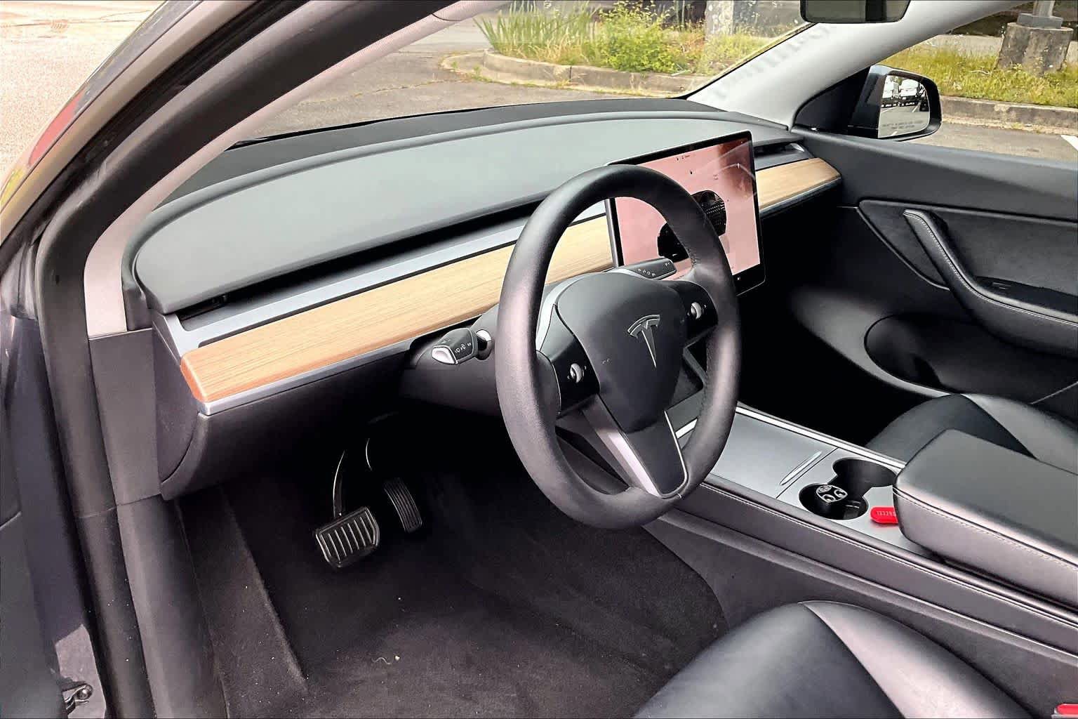 Used 2022 Tesla Model Y Long Range AWD/4WD image 17