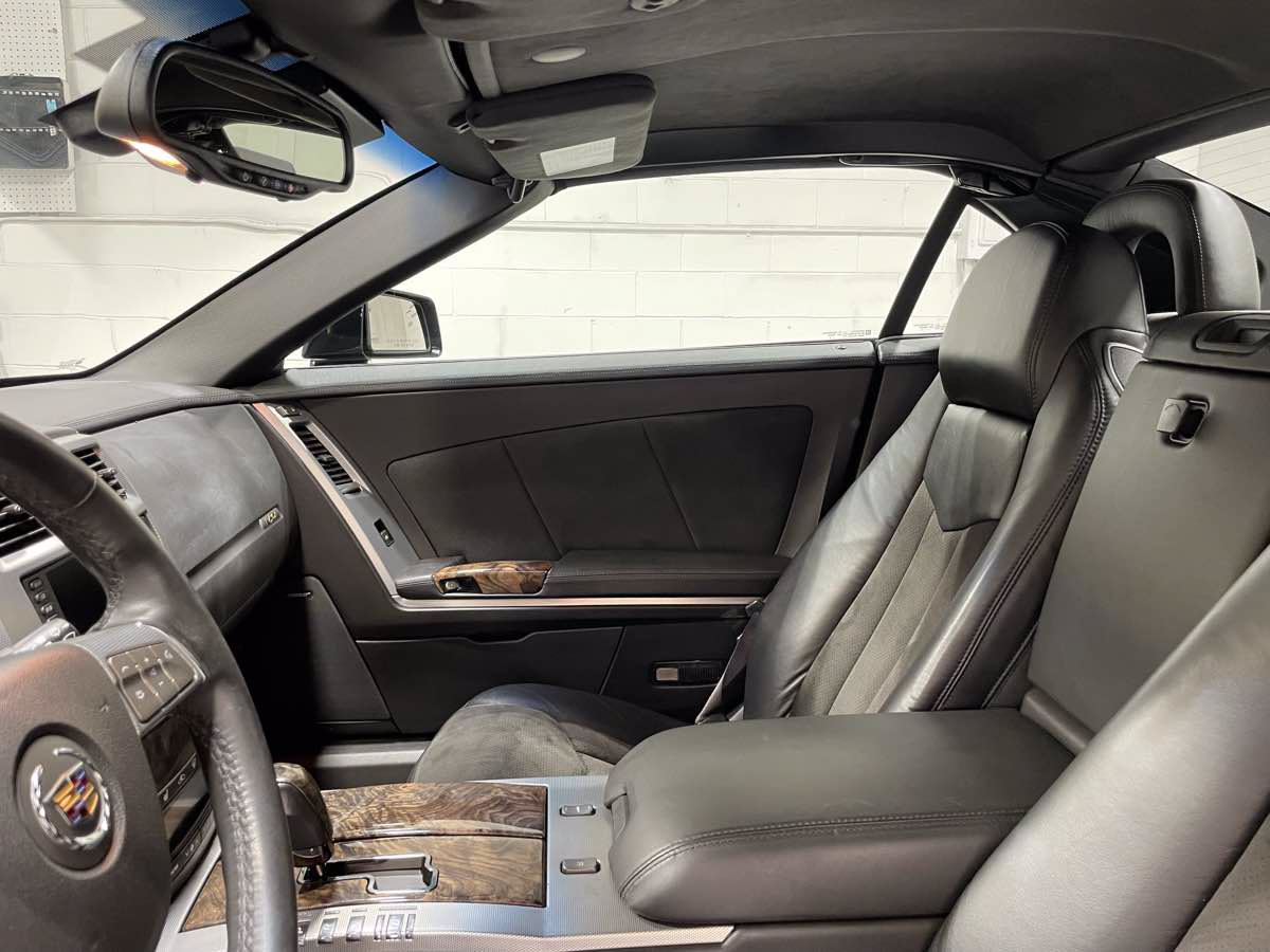 Used 2009 Cadillac XLR V RWD image 14