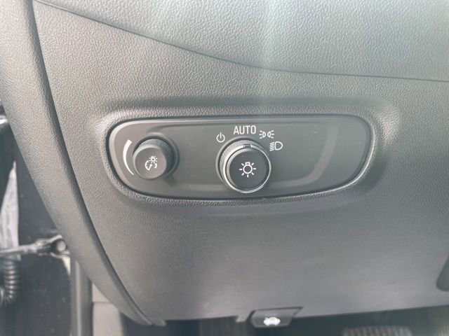 Used 2022 Chevrolet Equinox RS w/ RS Leather Package image 27