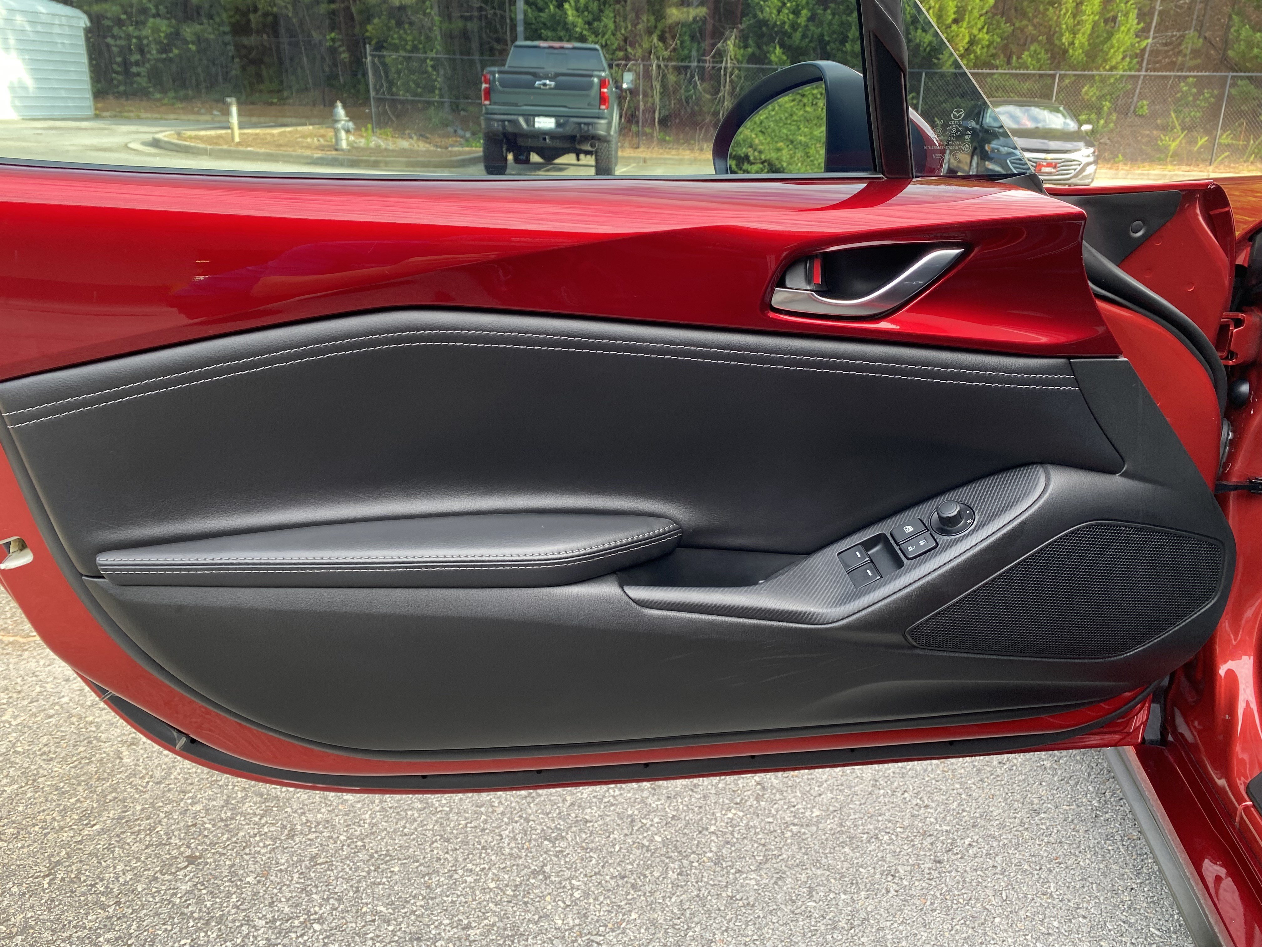 Used 2022 MAZDA MX-5 Miata RF Grand Touring RWD image 13