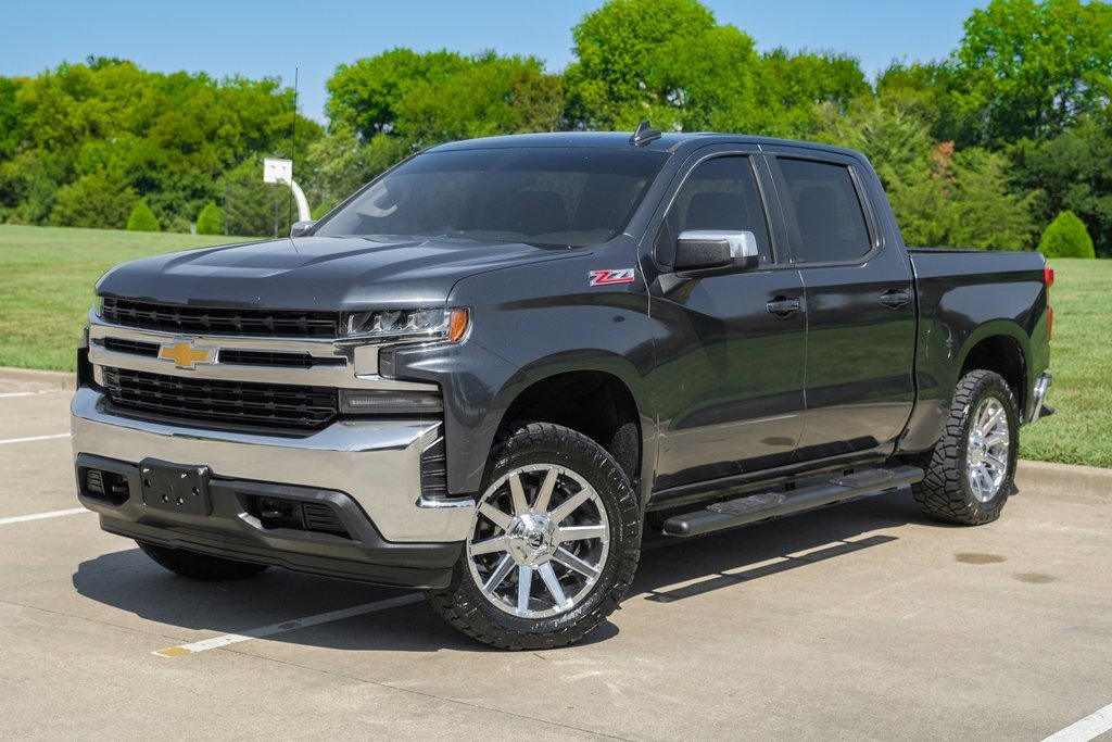 Used 2019 Chevrolet Silverado 1500 LT w/ Texas Edition image 3