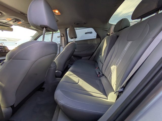 Used 2022 Hyundai Elantra SEL w/ Convenience + Premium Package image 10