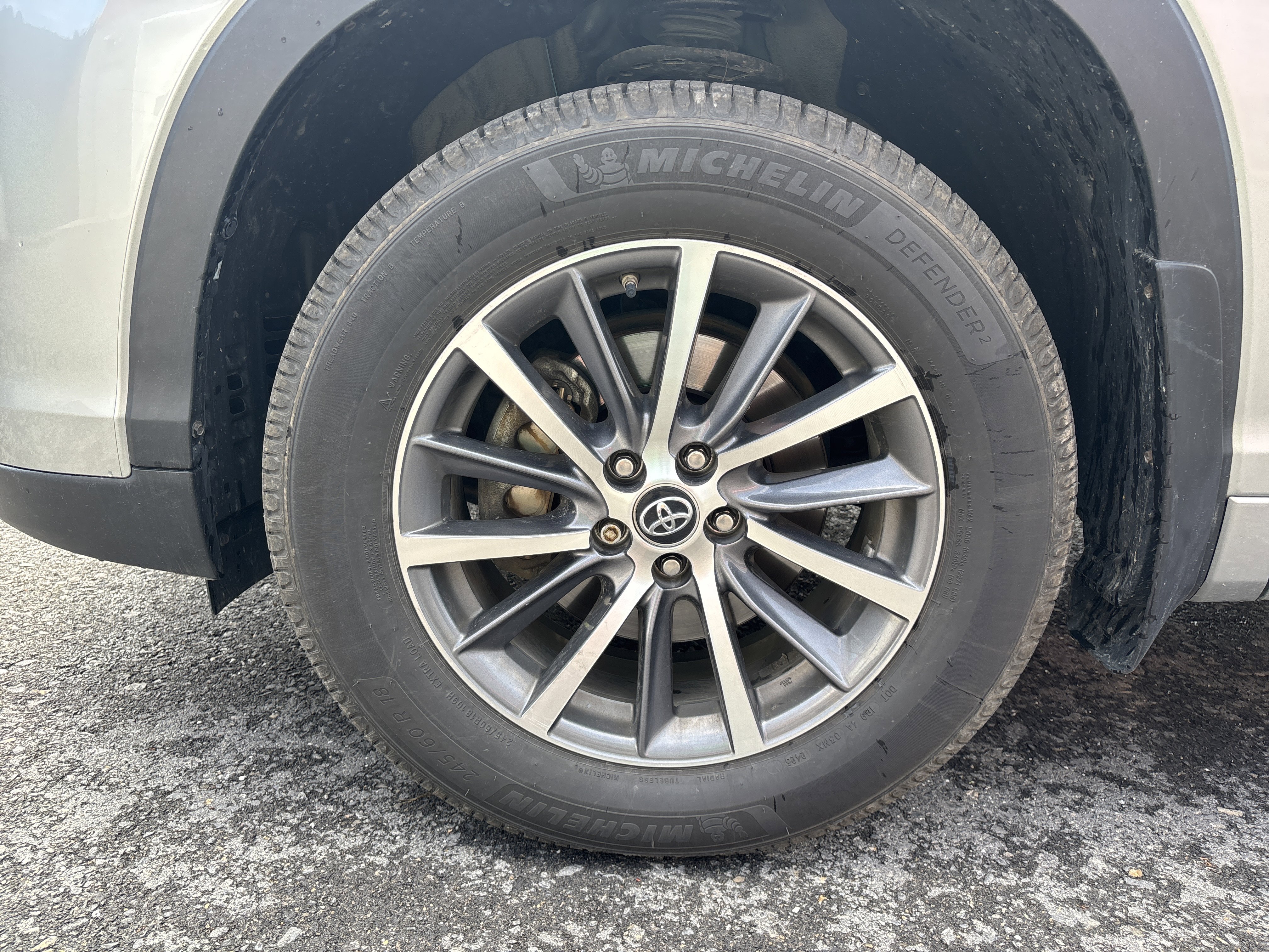 Used 2018 Toyota Highlander XLE AWD/4WD image 10