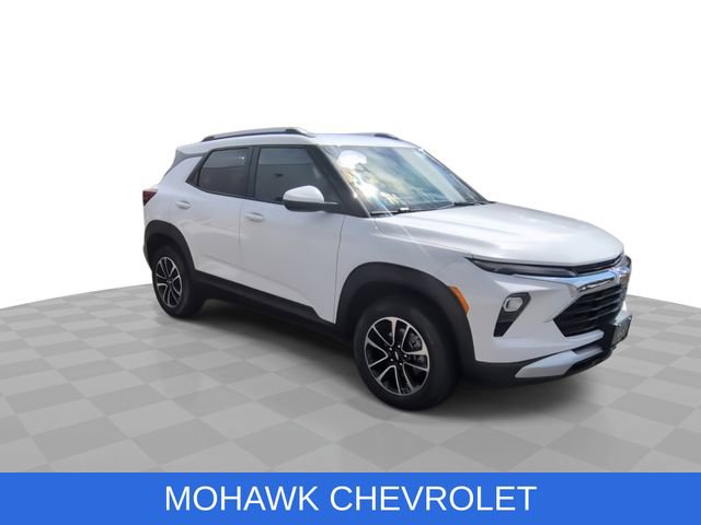 Certified 2024 Chevrolet TrailBlazer LT w/ LT Cold Weather Package AWD/4WD image 2