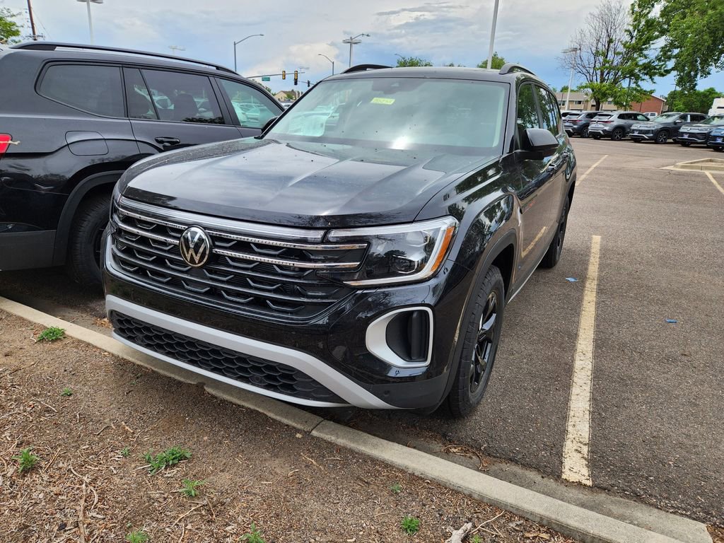 New 2026 Volkswagen Atlas Peak Edition AWD/4WD image 3