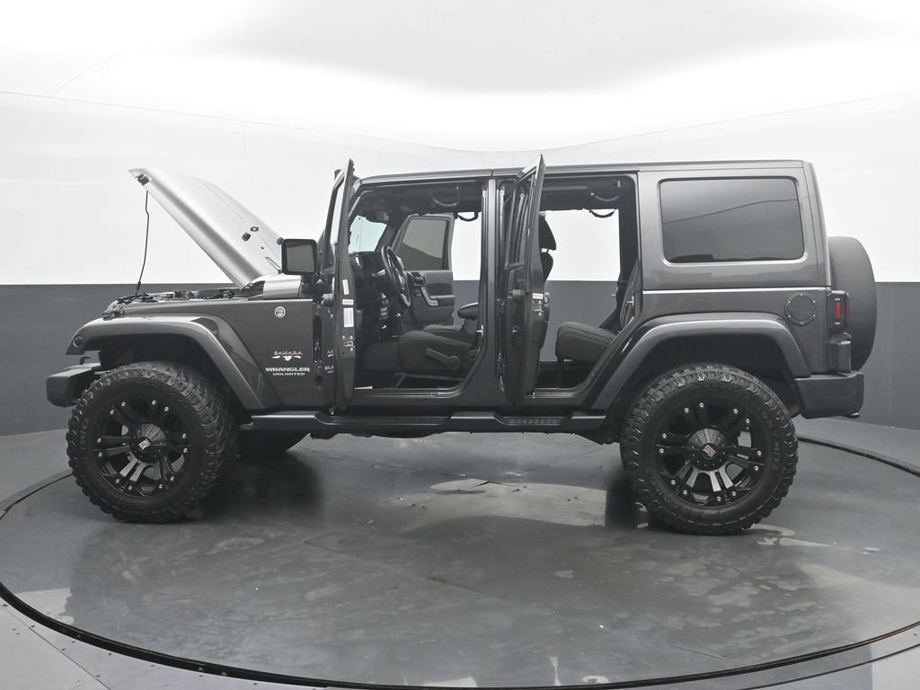 Used 2016 Jeep Wrangler Unlimited Sahara w/ Connectivity Group AWD/4WD image 58