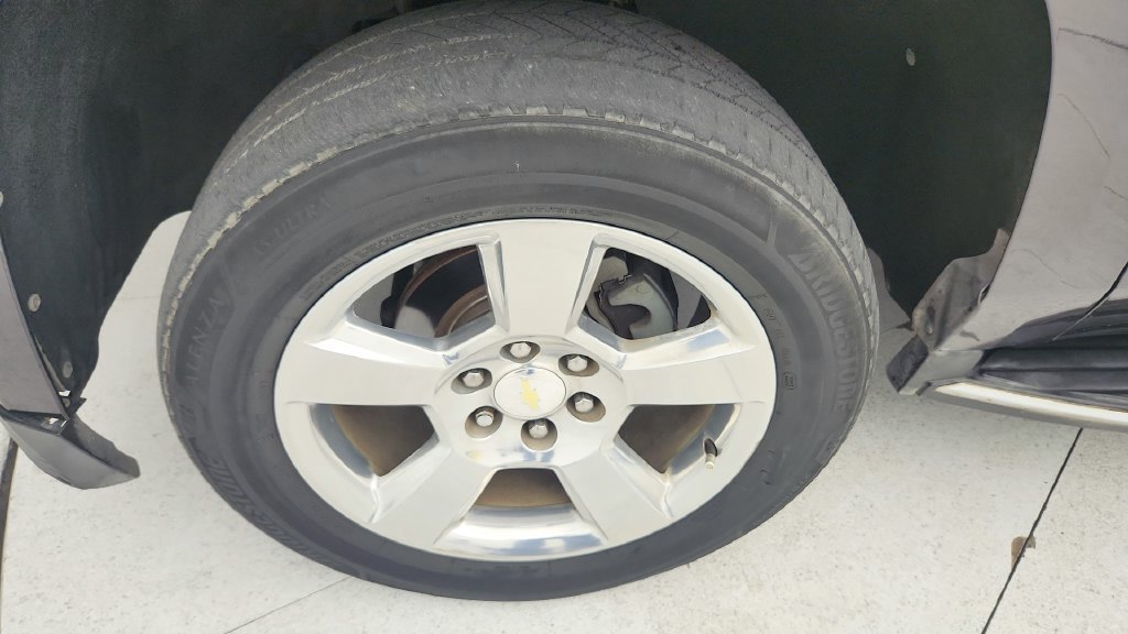 Used 2018 Chevrolet Suburban Premier RWD image 28