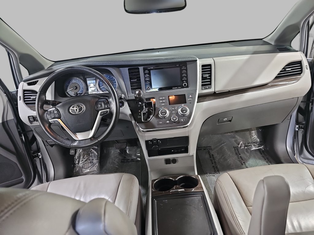 Used 2018 Toyota Sienna XLE Premium AWD/4WD image 11