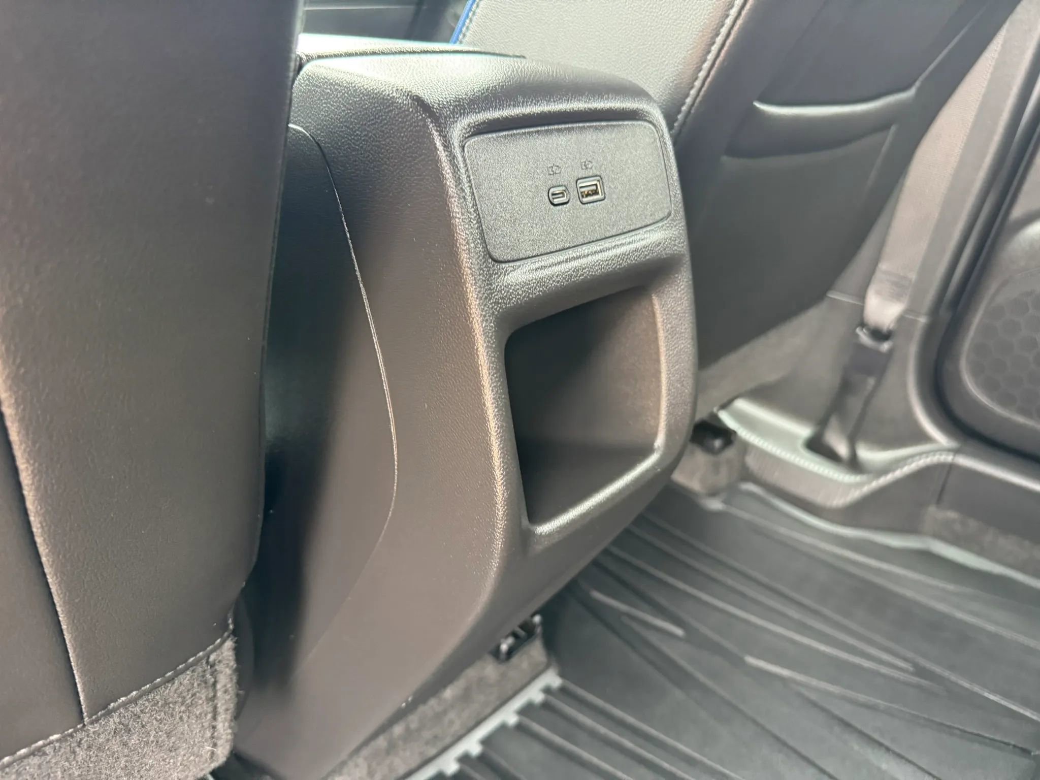Used 2025 Buick Envista Sport Touring w/ Convenience I Package FWD image 35