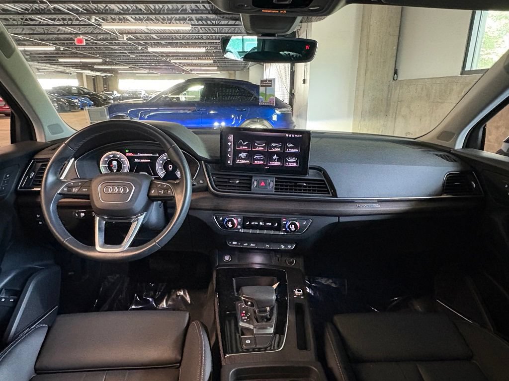 Used 2024 Audi Q5 e Premium Plus w/ Premium Plus Package AWD/4WD image 16