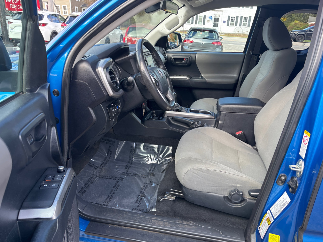 Used 2018 Toyota Tacoma SR5 image 9