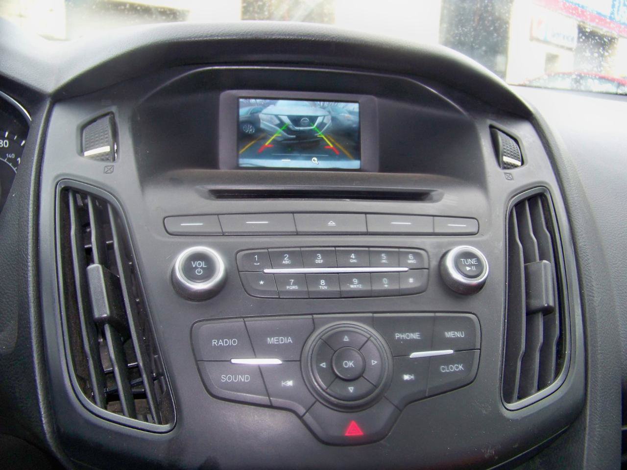 Used 2016 Ford Focus SE FWD image 16
