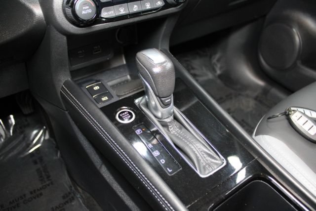 Used 2021 Nissan Kicks SR w/ SR Premium Package FWD image 17