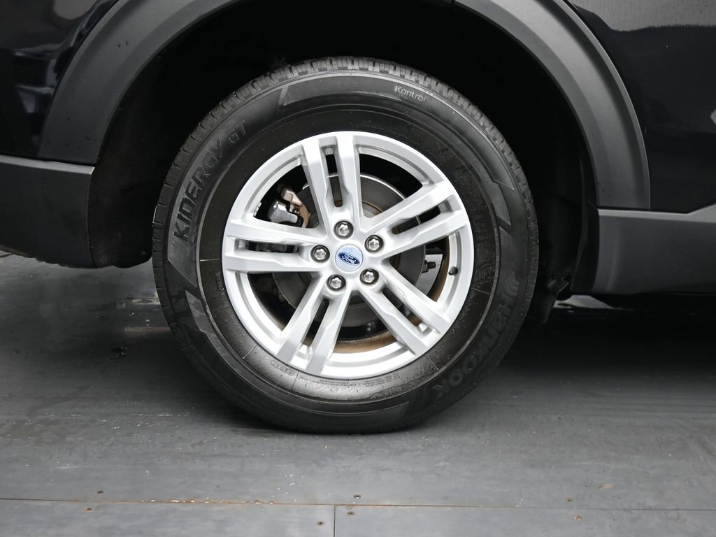 Used 2023 Ford Explorer XLT w/ Equipment Group 202A image 10