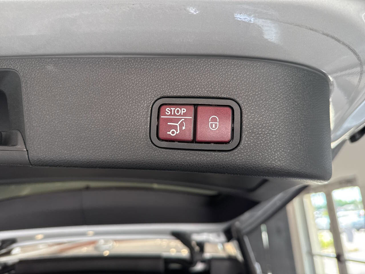 Used 2018 Mercedes-Benz GLS 450 4MATIC w/ Premium Package image 33