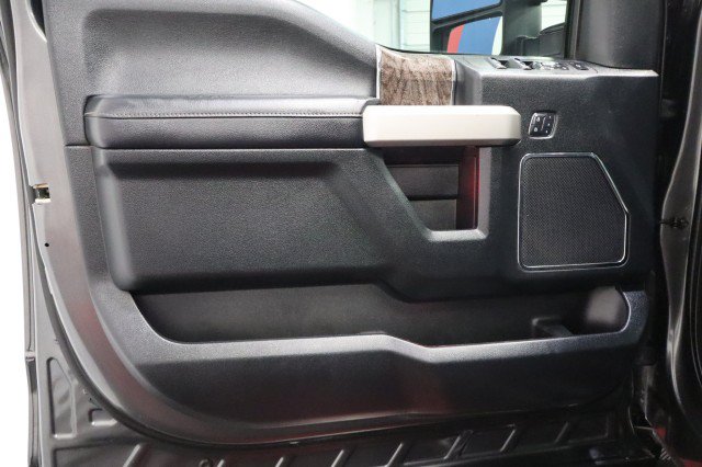 Used 2018 Ford F250 Lariat w/ Lariat Ultimate Package AWD/4WD image 33