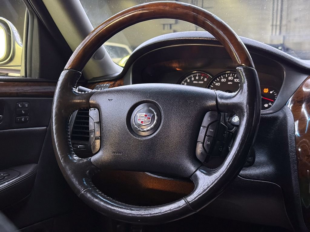 Used 2010 Cadillac DTS Premium FWD image 19