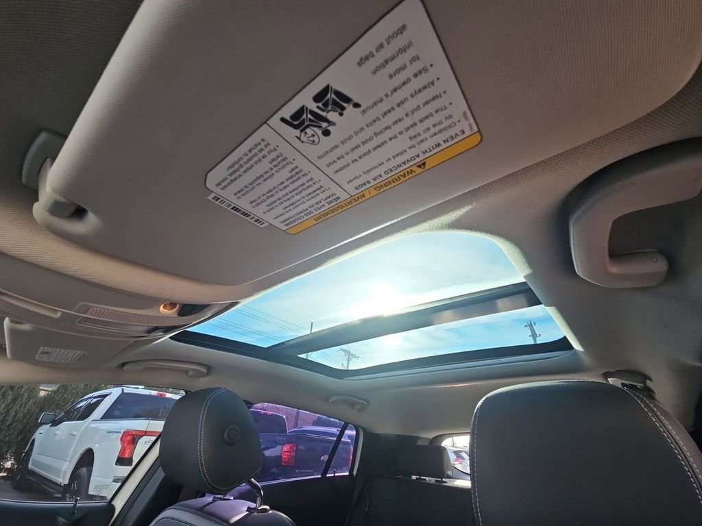 Used 2019 INFINITI QX30 Premium w/ Navigation Package image 19