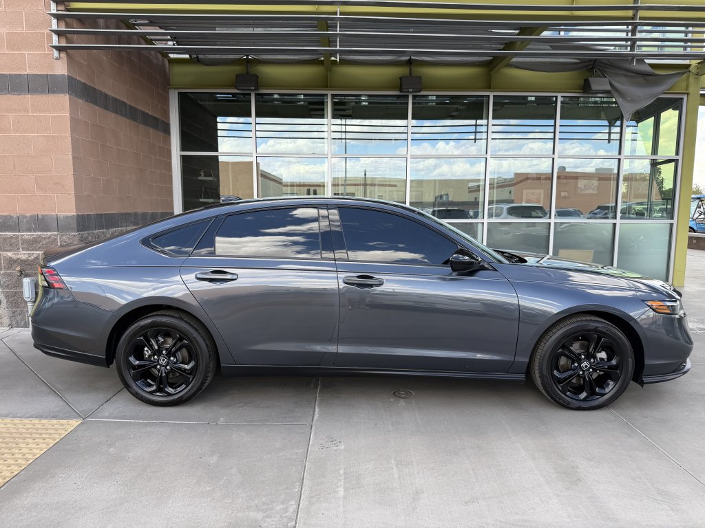 Used 2025 Honda Accord SE image 9