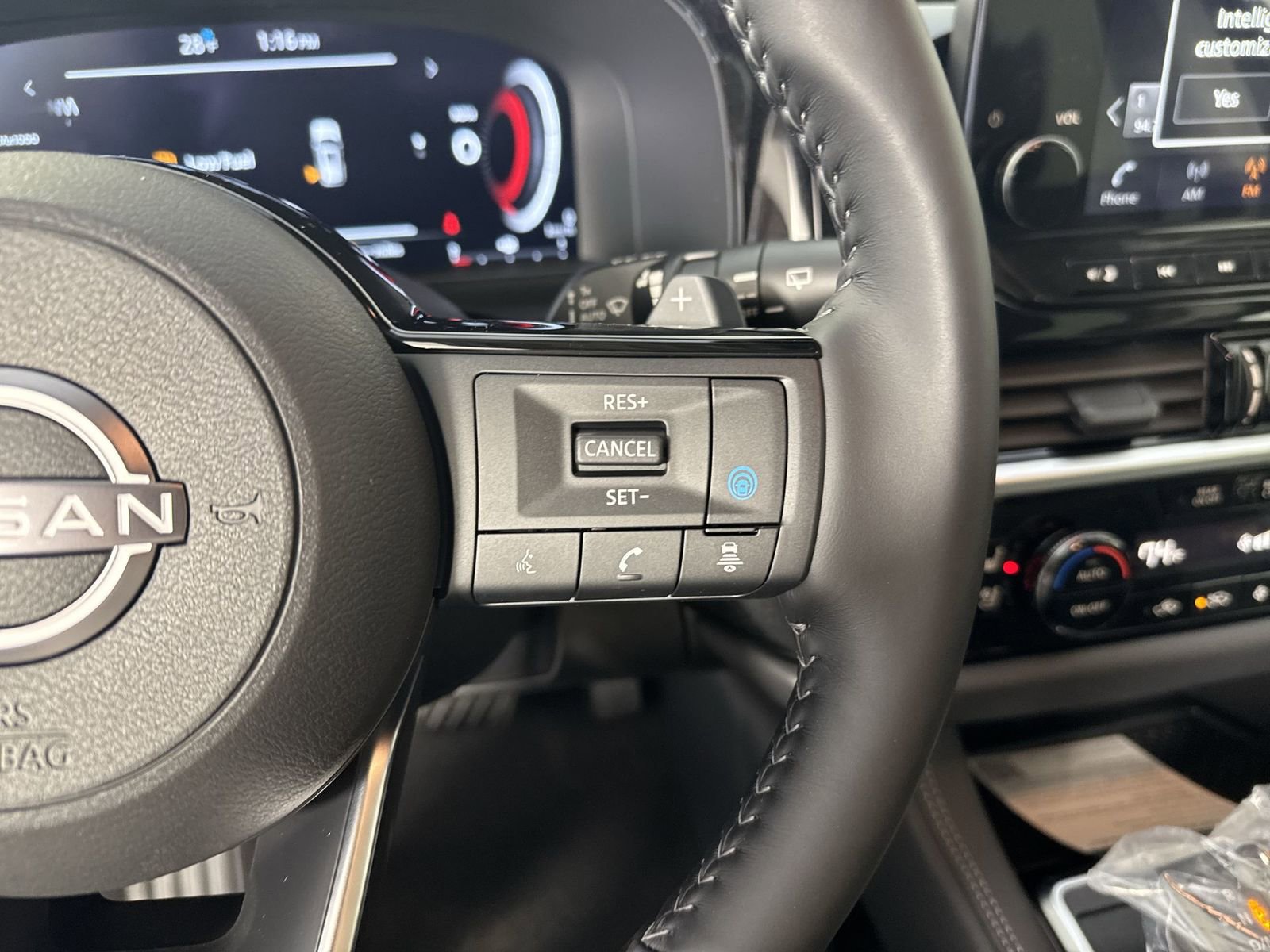 New 2025 Nissan Pathfinder Platinum image 14