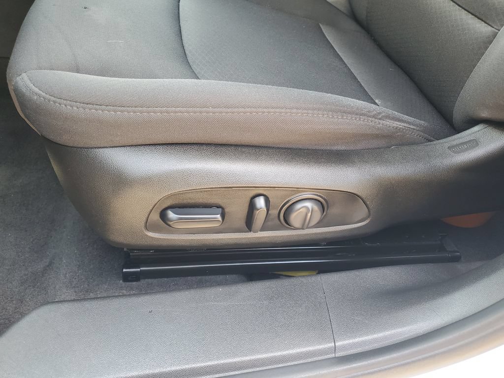 Used 2021 Chevrolet Malibu RS w/ LPO, Convenience Package 2 FWD image 9
