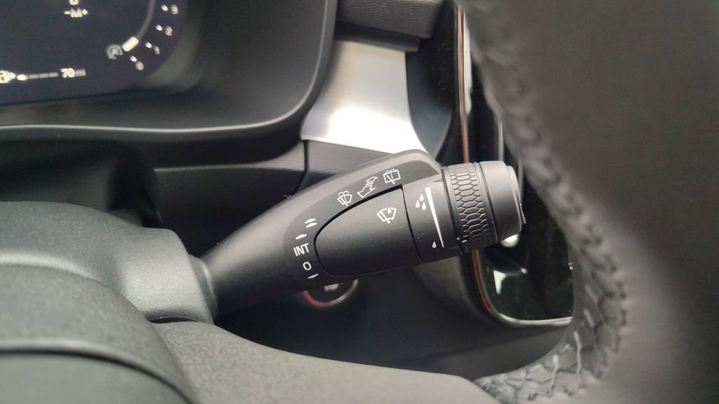 New 2026 Volvo XC40 B5 Ultra w/ Climate Package image 17