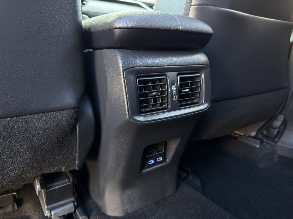 Used 2022 Toyota RAV4 XLE Premium AWD/4WD image 22