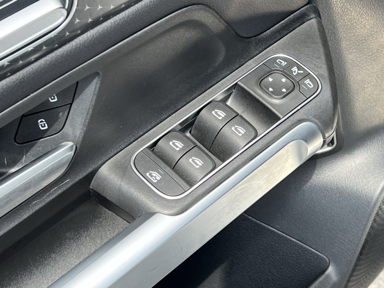 Used 2026 Mercedes-Benz GLB 250 4MATIC image 20