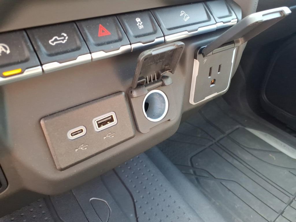 Used 2020 Chevrolet Silverado 2500 LTZ w/ LTZ Plus Package image 20