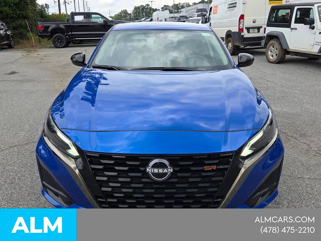 Used 2025 Nissan Altima 2.5 SR FWD image 3