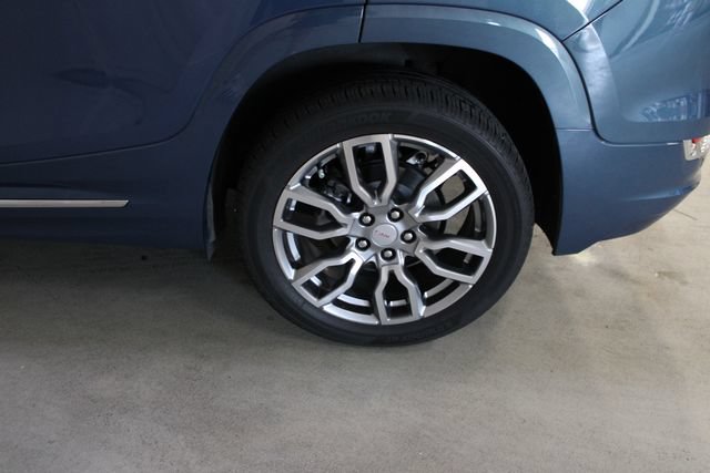 Used 2024 GMC Terrain Denali w/ Denali Premium Package AWD/4WD image 38