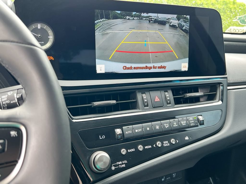 Certified 2024 Lexus ES 300h w/ Premium Package FWD image 16