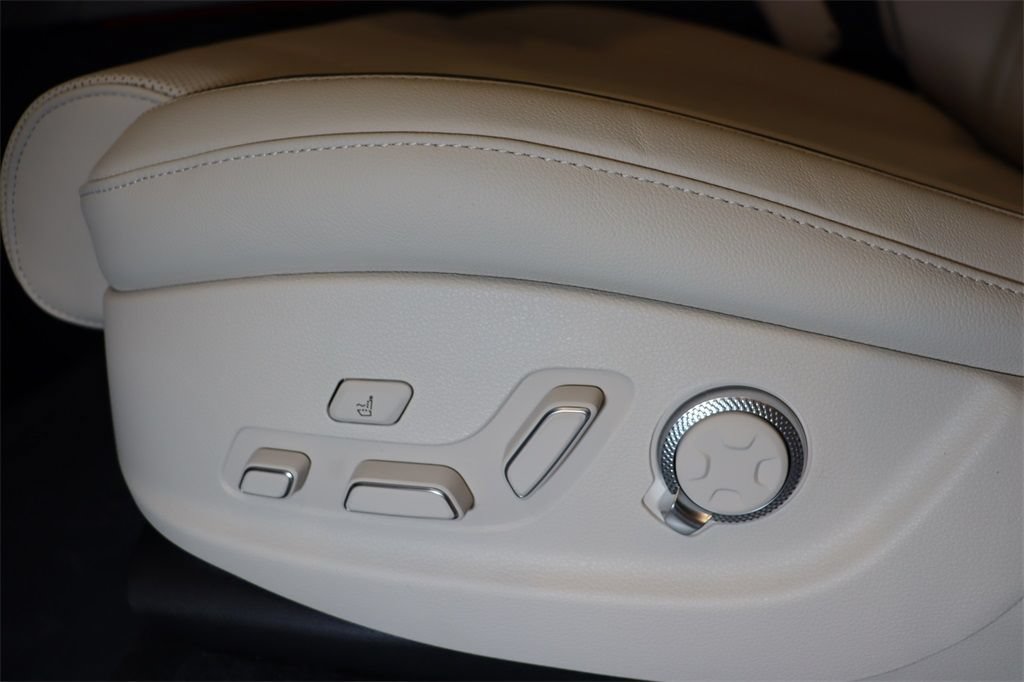 Used 2025 Genesis GV80 3.5T Advanced AWD/4WD image 9