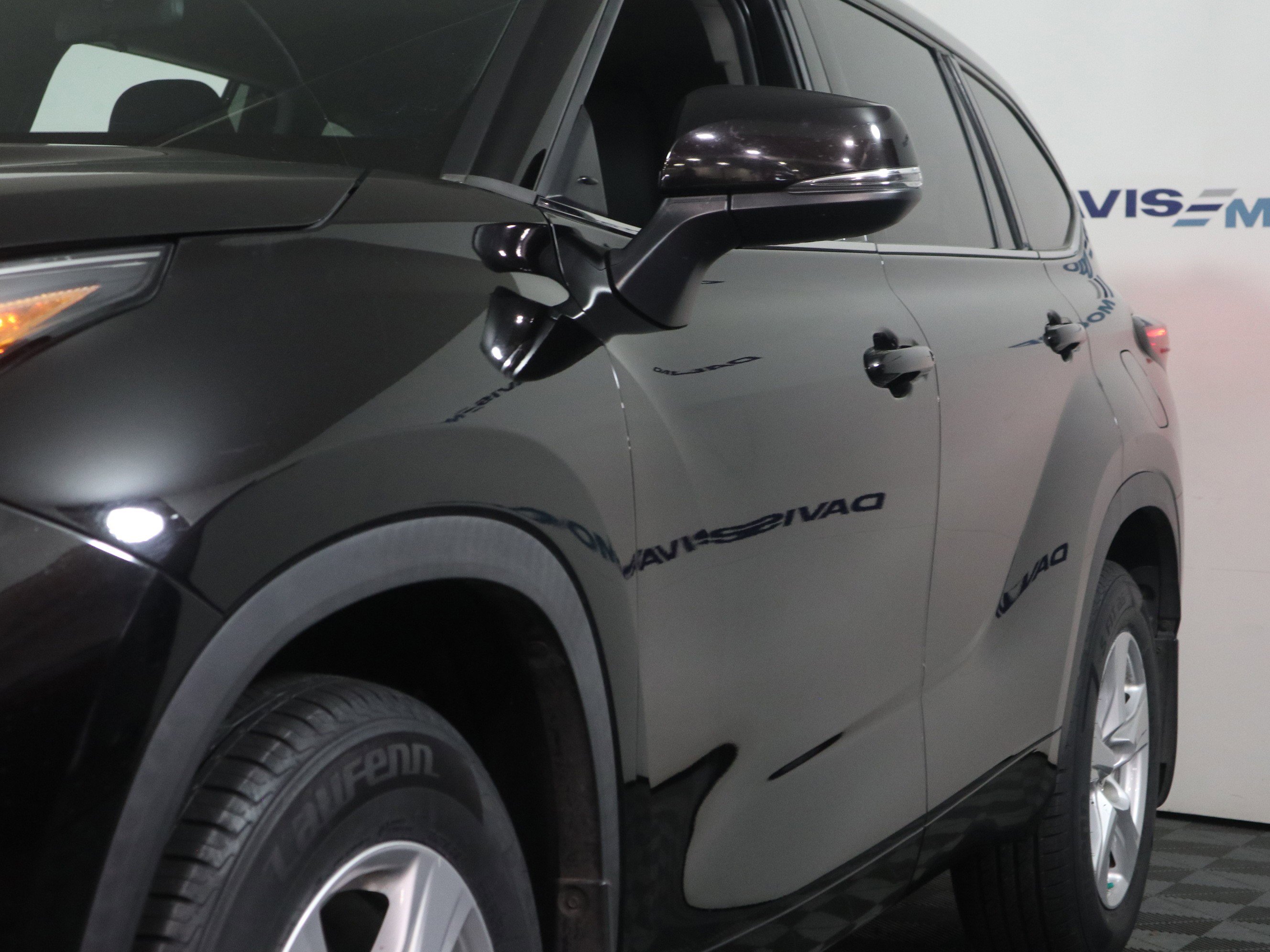 Used 2020 Toyota Highlander LE image 11