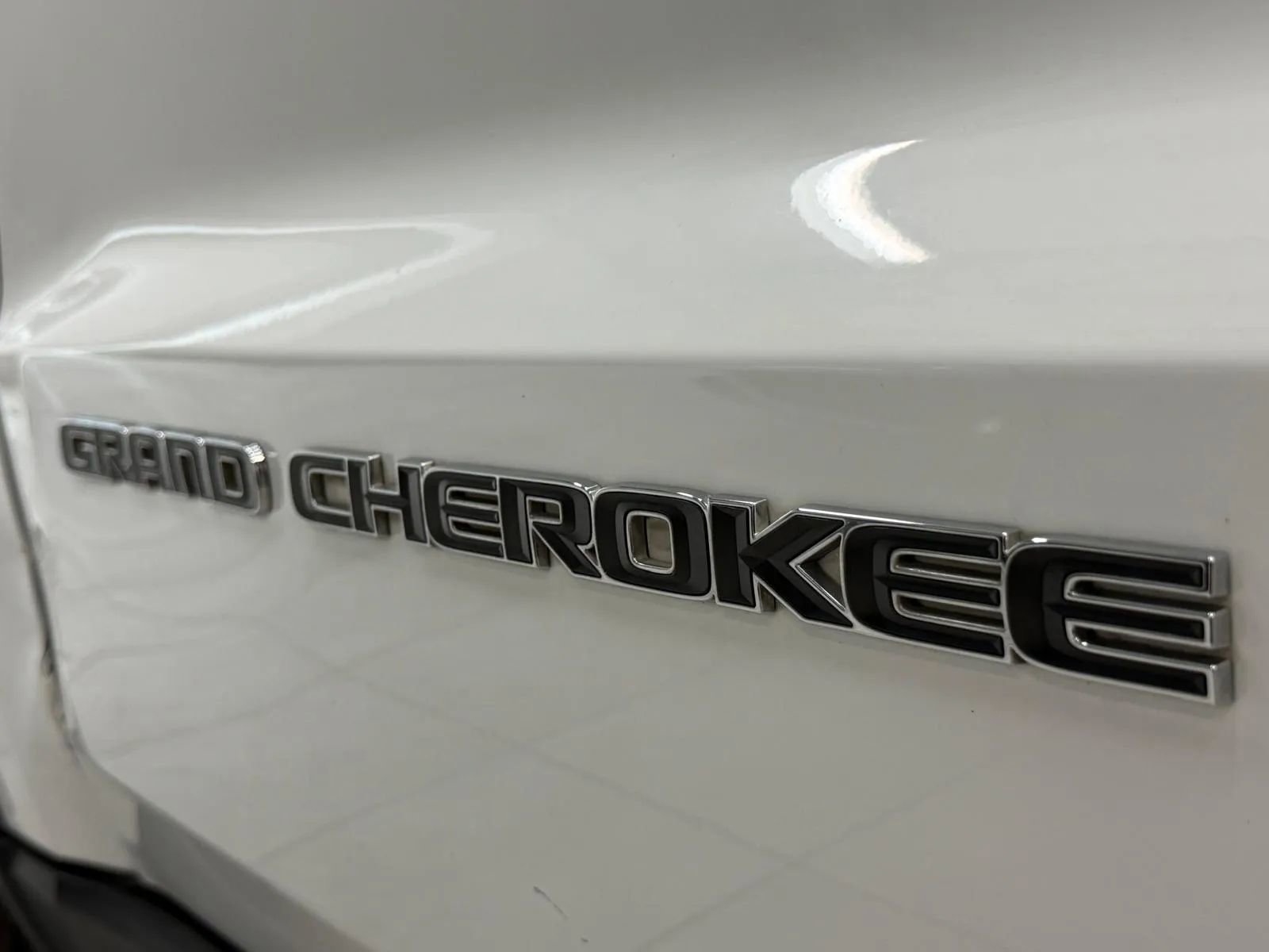 Used 2017 Jeep Grand Cherokee Limited w/ Trailer Tow Group IV AWD/4WD image 31