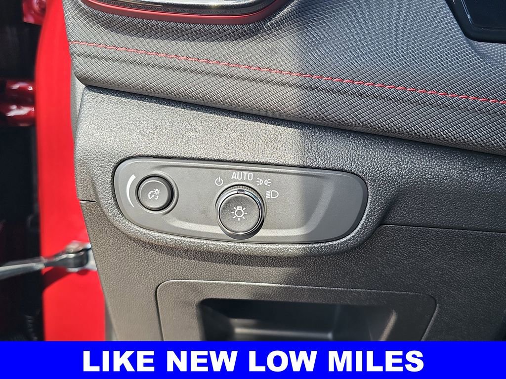 Used 2025 Chevrolet TrailBlazer RS w/ Driver Confidence Package image 25