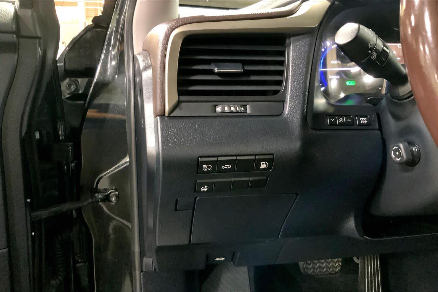 Used 2018 Lexus RX 450hL Premium w/ Premium Package AWD/4WD image 35