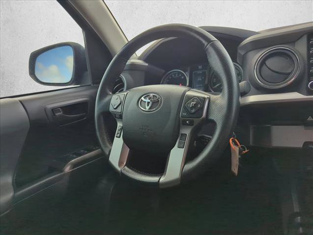 Used 2022 Toyota Tacoma SR5 RWD image 28