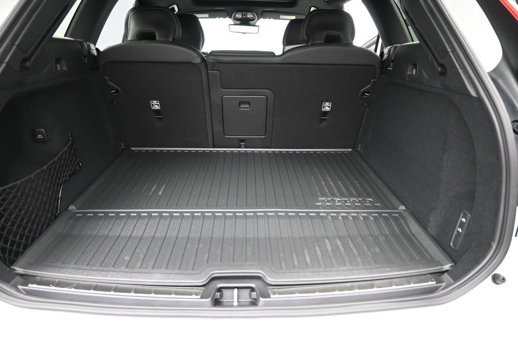 New 2026 Volvo XC60 T8 Ultra w/ Climate Package AWD/4WD image 16