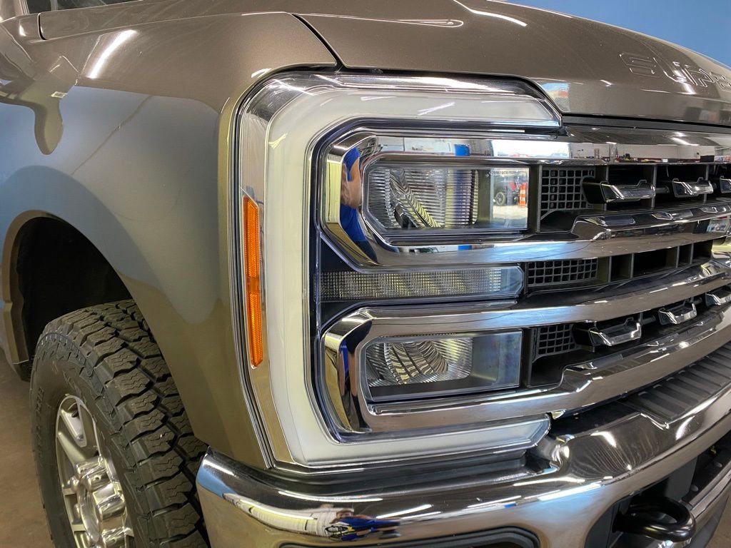 Used 2023 Ford F350 Lariat w/ Lariat Ultimate Package image 2